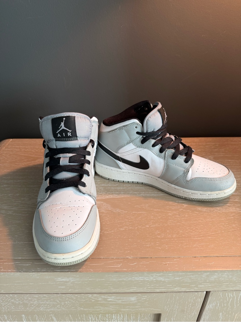 Nike Air Jordon 1 Mid GS Light Smoke Grey/Black/White Size 6Y